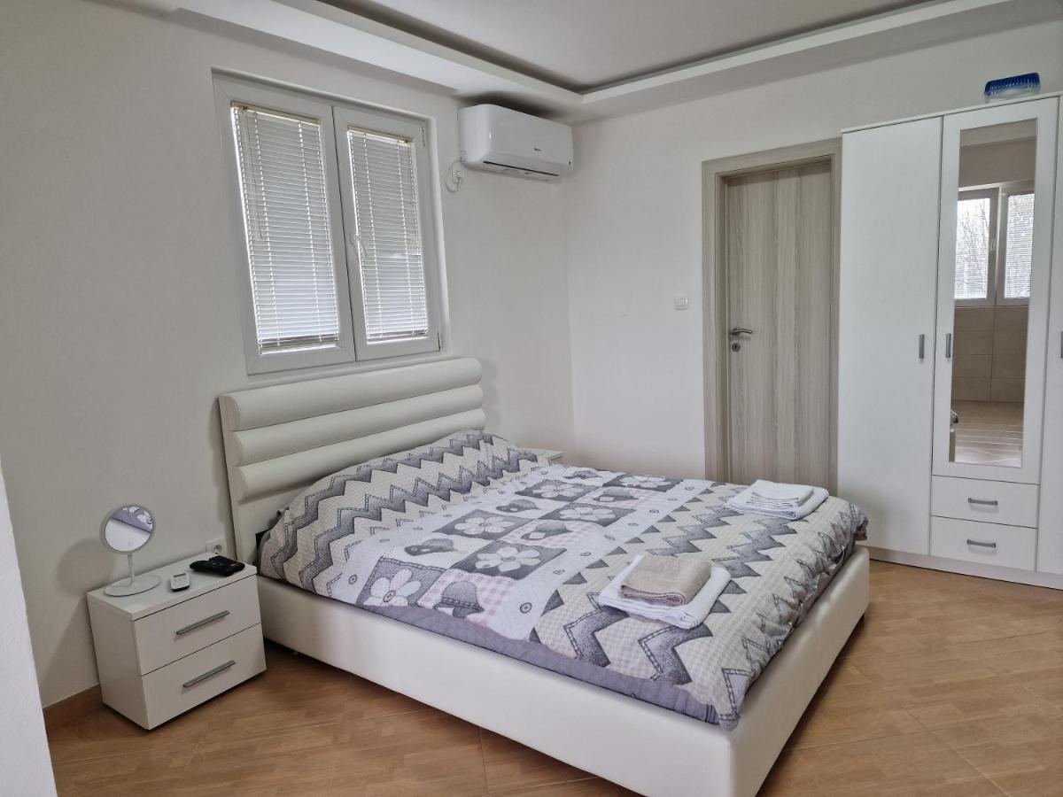Apartman Tolosi Podgorica Ngoại thất bức ảnh