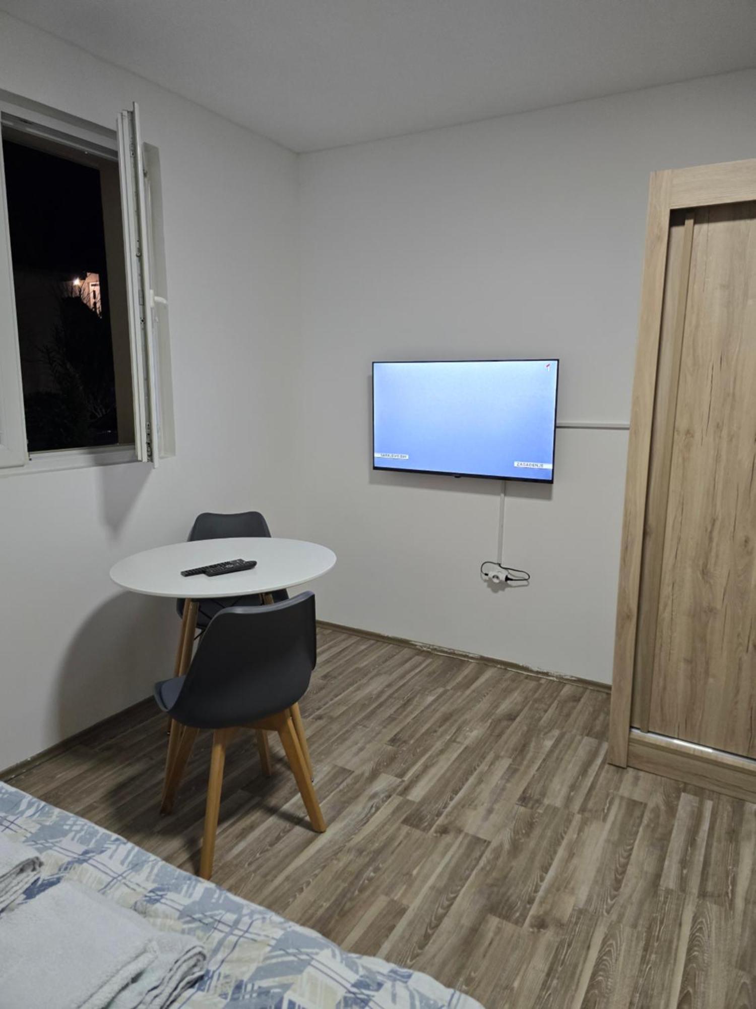 Apartman Tolosi Podgorica Ngoại thất bức ảnh